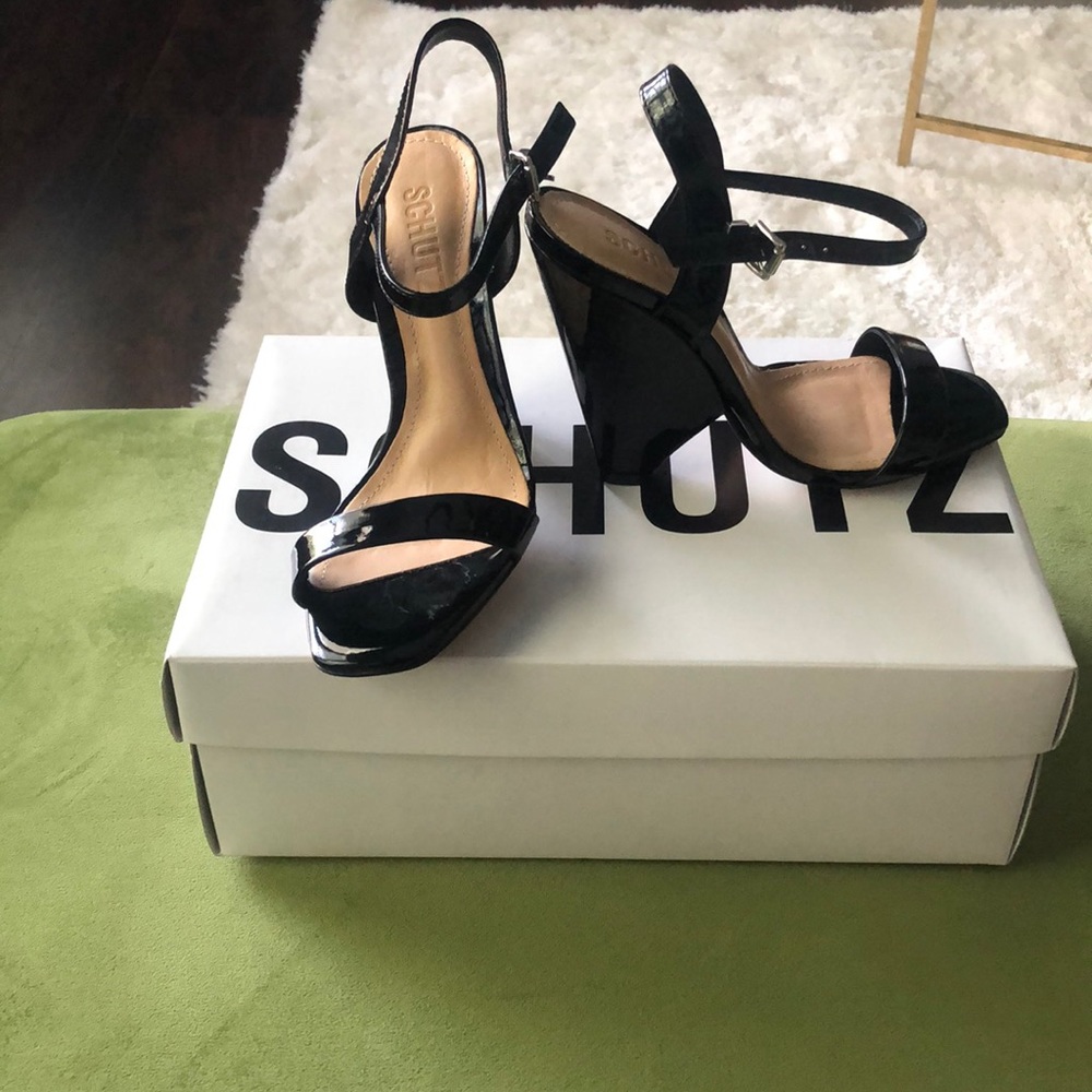 Size 5 schutz sandal